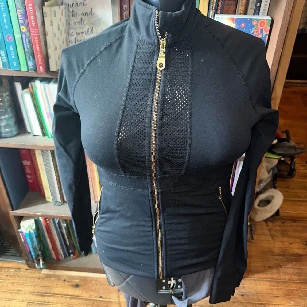 Zyia Active black fitted perforated M Athleisure workout jacket